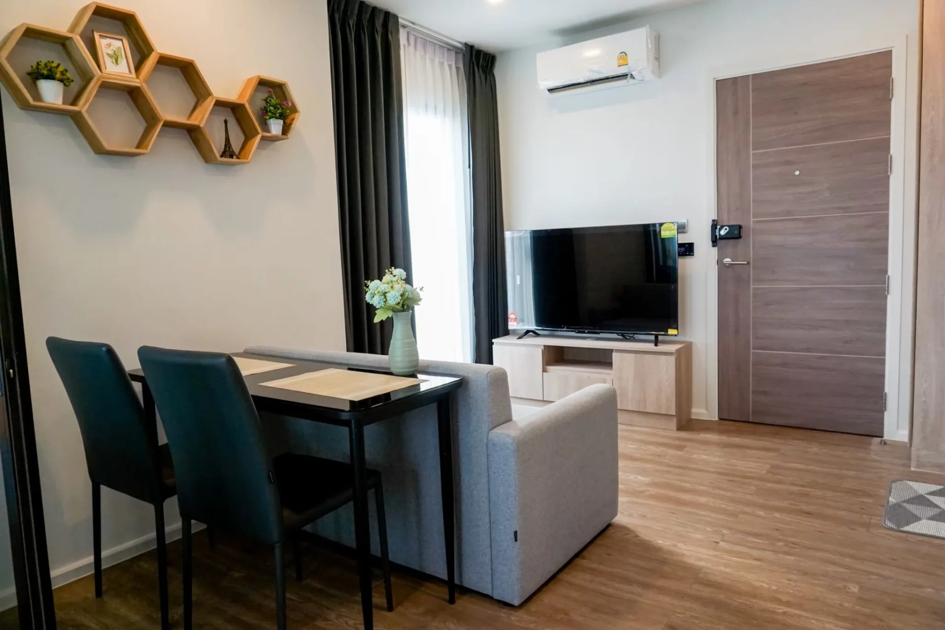 Property photos for Modiz Sukhumvit 50