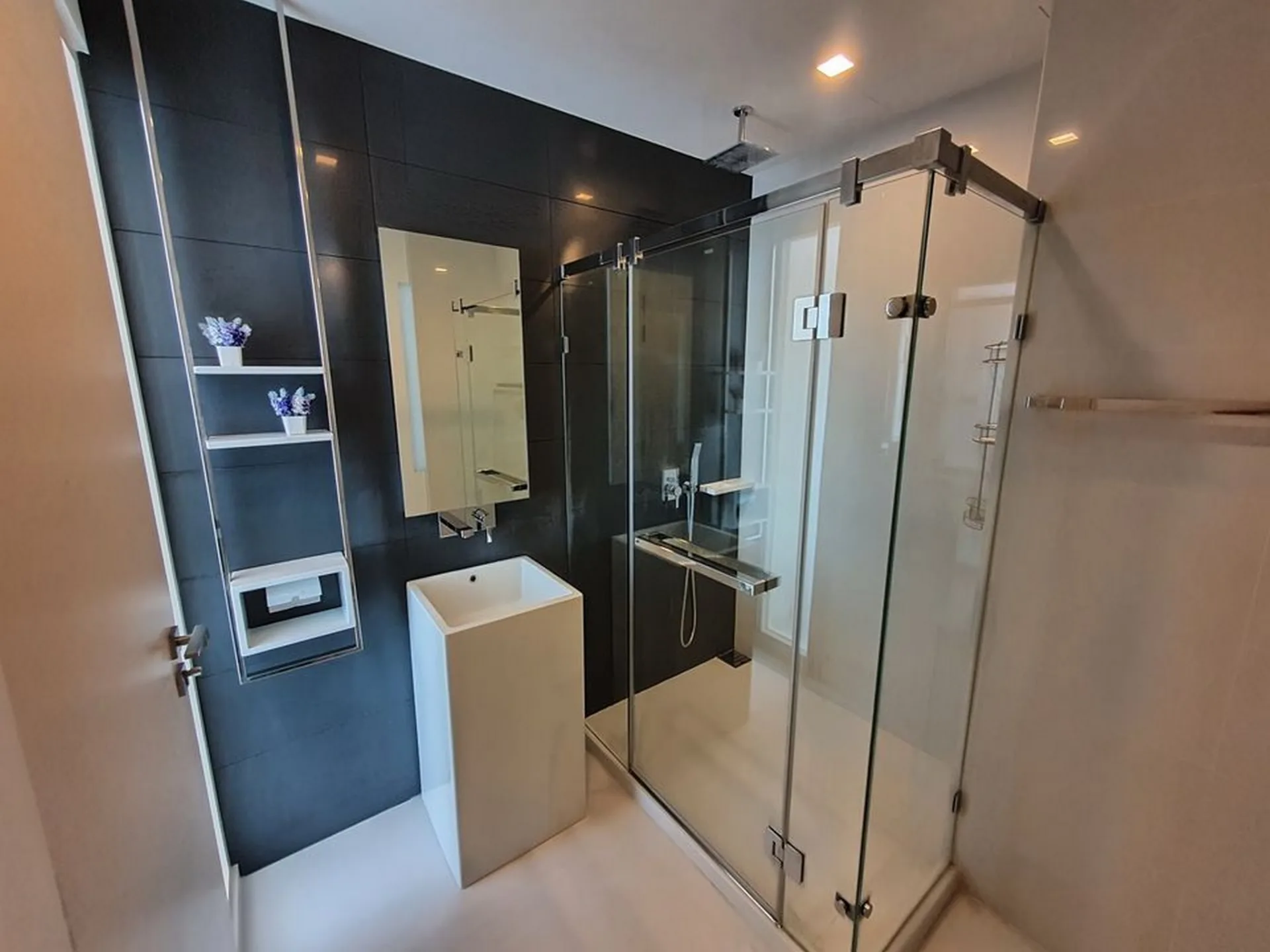 Property photos for The Room BTS Wongwian Yai
