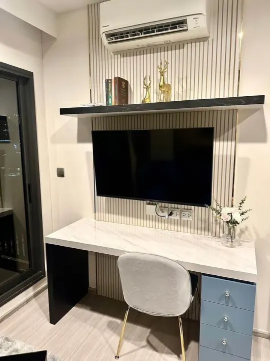 Property photos for Life Asoke Hype