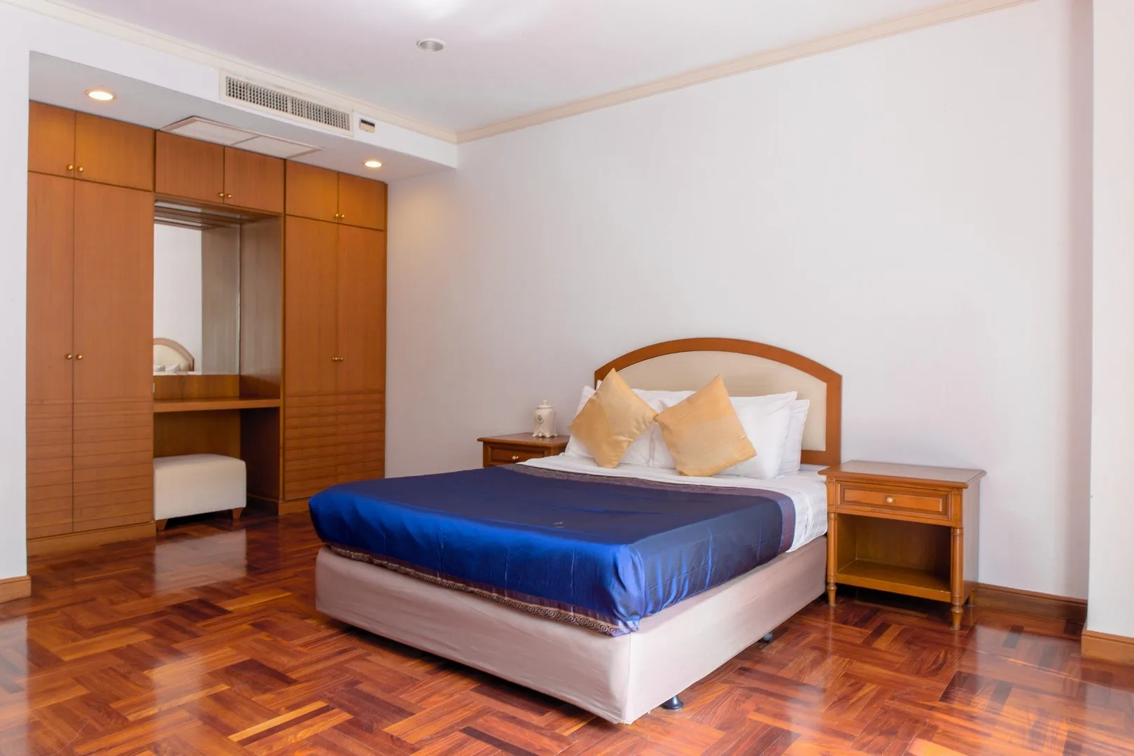 Property photos for Chaidee Mansion