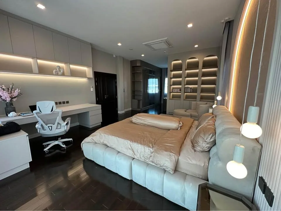 Property photos for Grand Bangkok Boulevard Krungthepkritha
