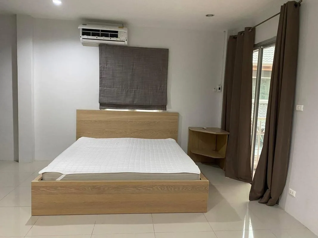 Property photos for Arena Garden Onnut 44