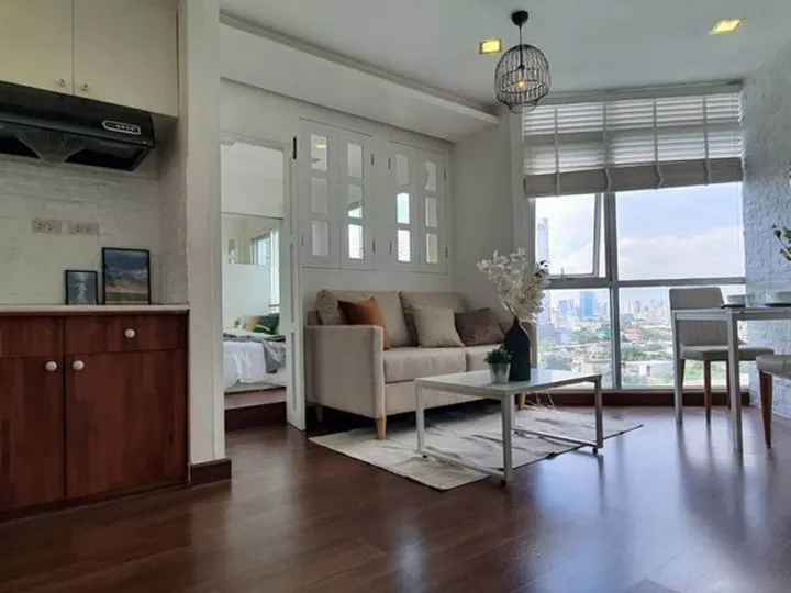 Property photos for Lumpini Place Water Cliff