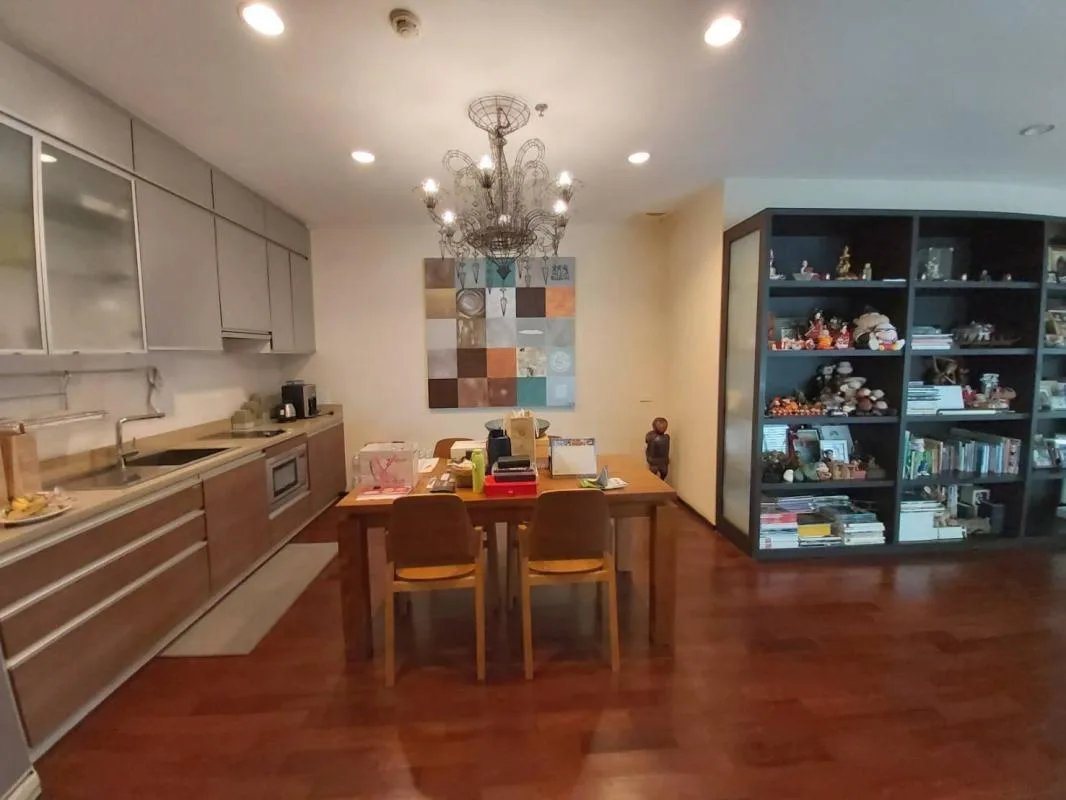 Property photos for Noble Ora