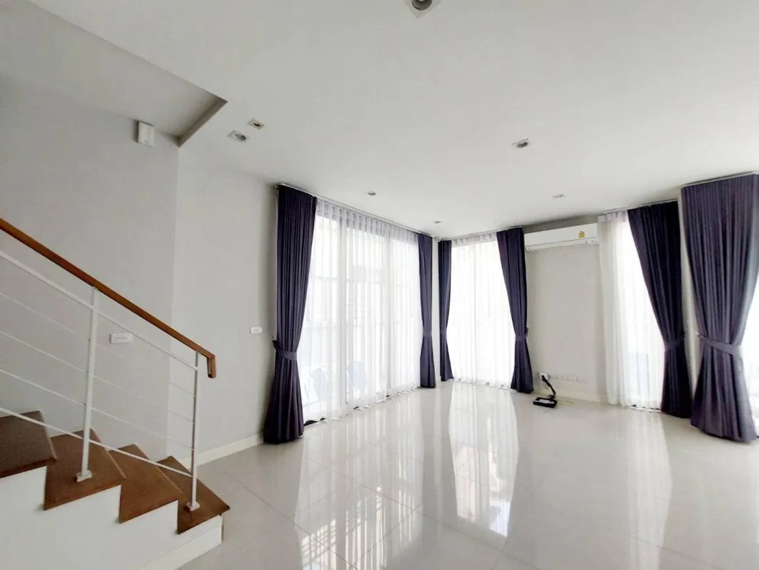 Property photos for Baan Klang Muang Classe Ekkamai-ramintra