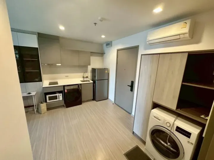 Property photos for Life Asoke Hype