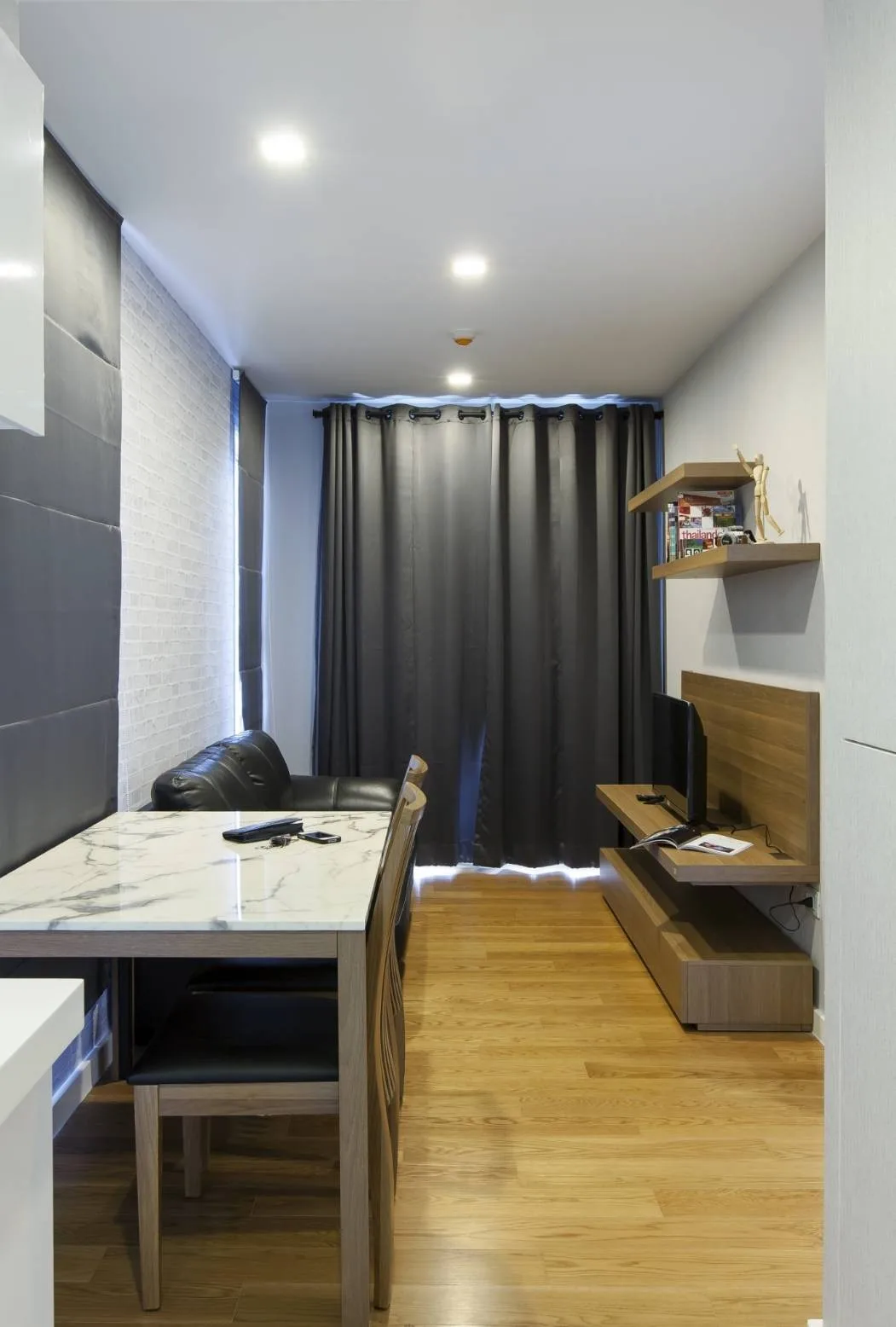 Property photos for Condolette Light Convent