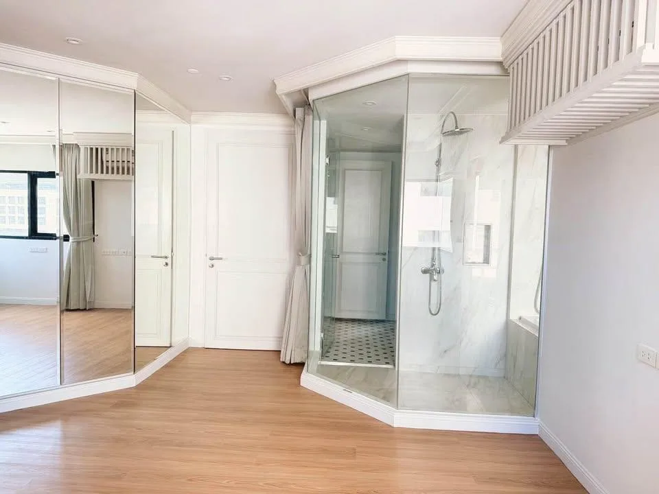 Property photos for Sathorn Gardens