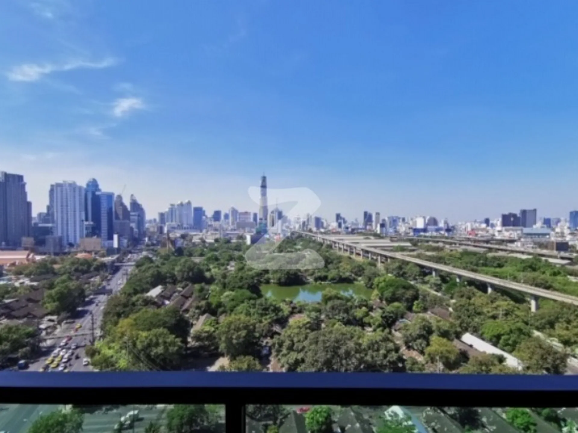 Property photos for Lumpini Suite Phetchaburi - Makkasan