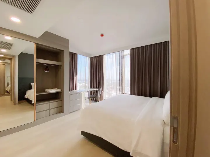 Property photos for Siamese Exclusive Queens