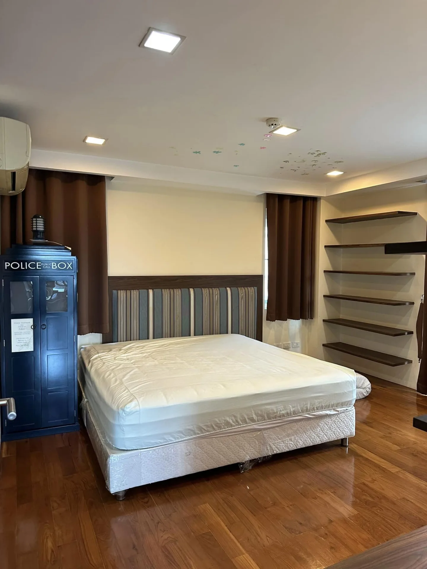 Property photos for Sompob House