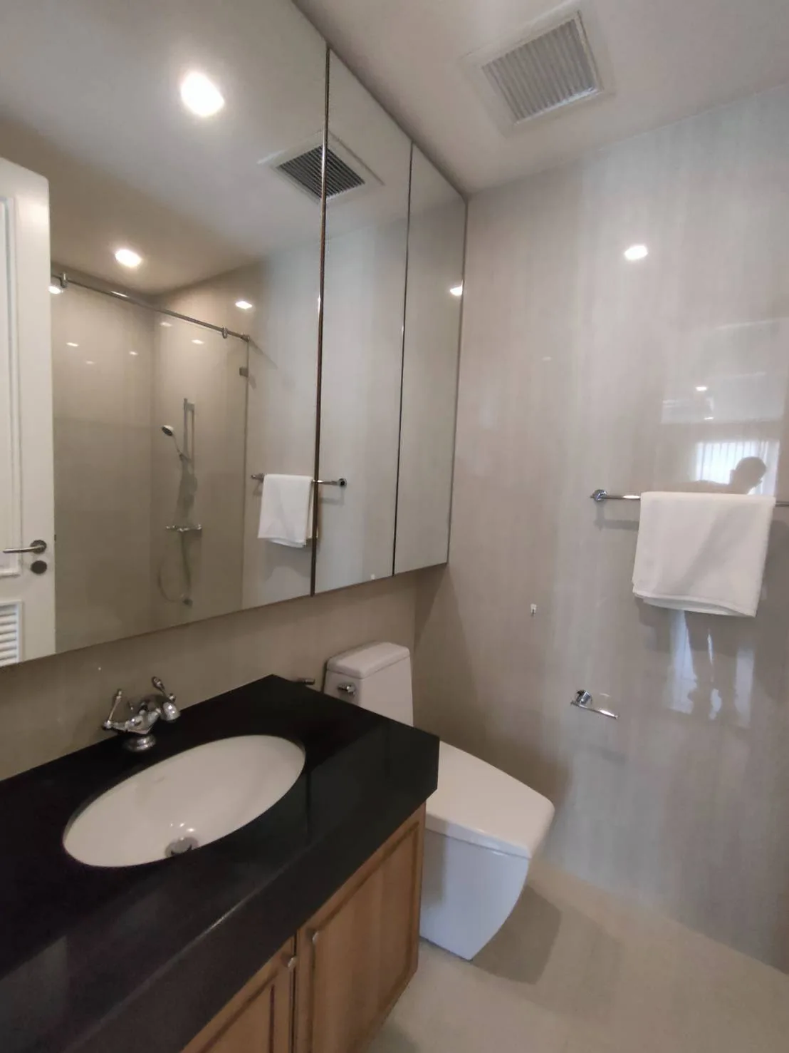 Property photos for Monet House Apartment