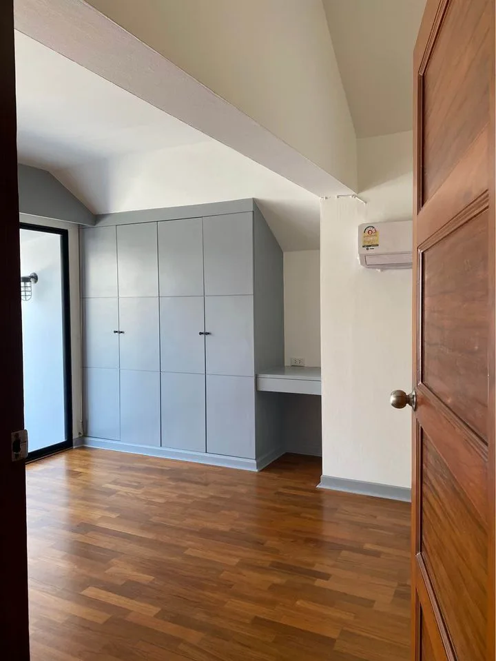 Property photos for Noble house