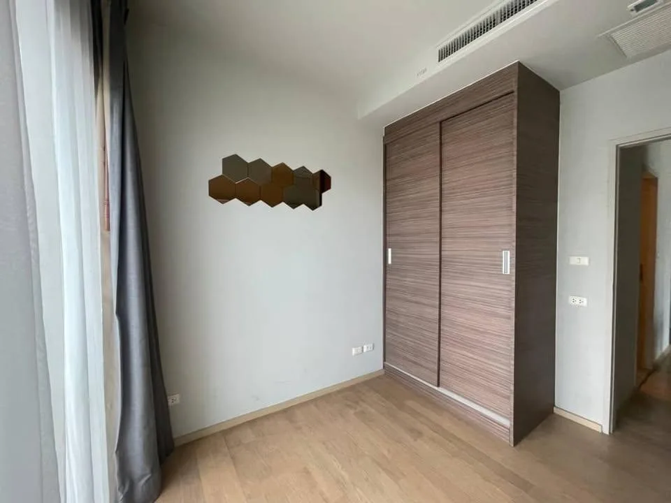 Property photos for Noble Refine
