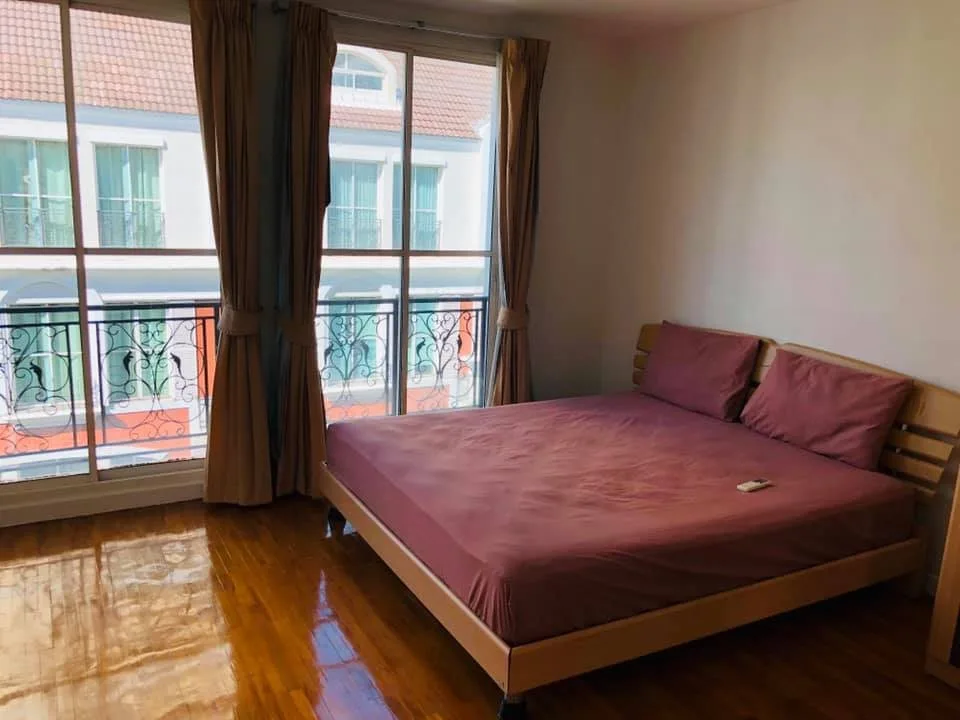 Property photos for Baan Klang Krung Thonglor
