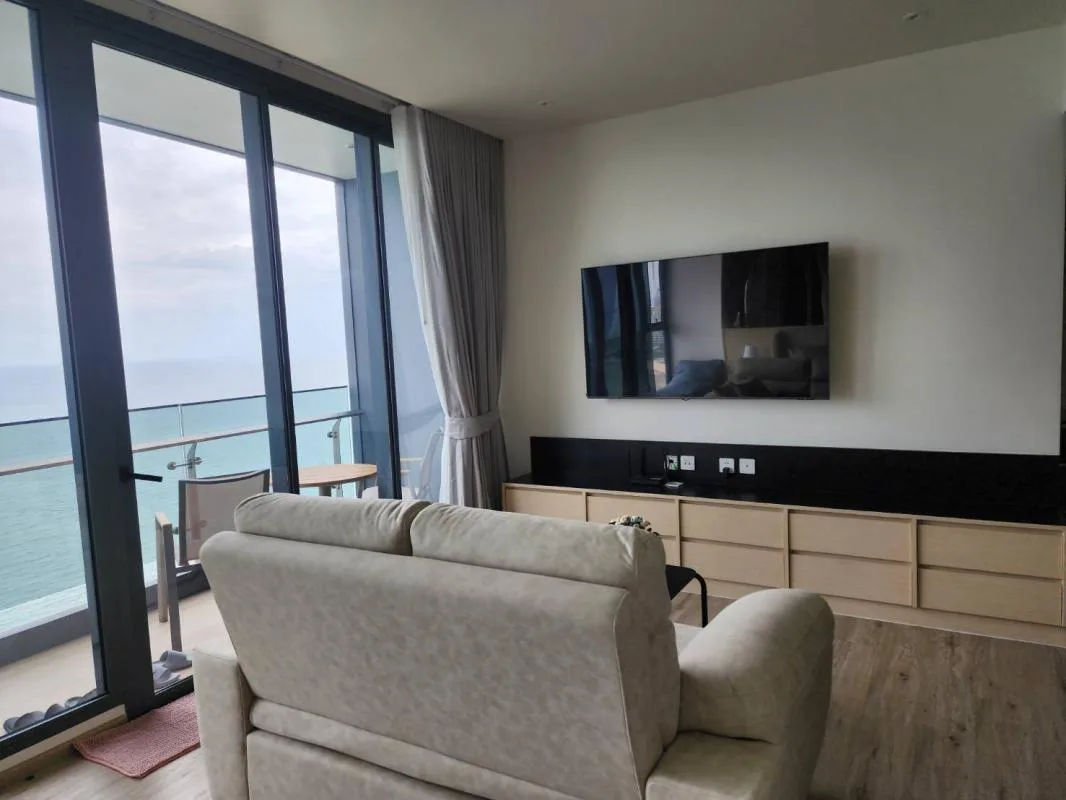 Property photos for Arom Wongamat