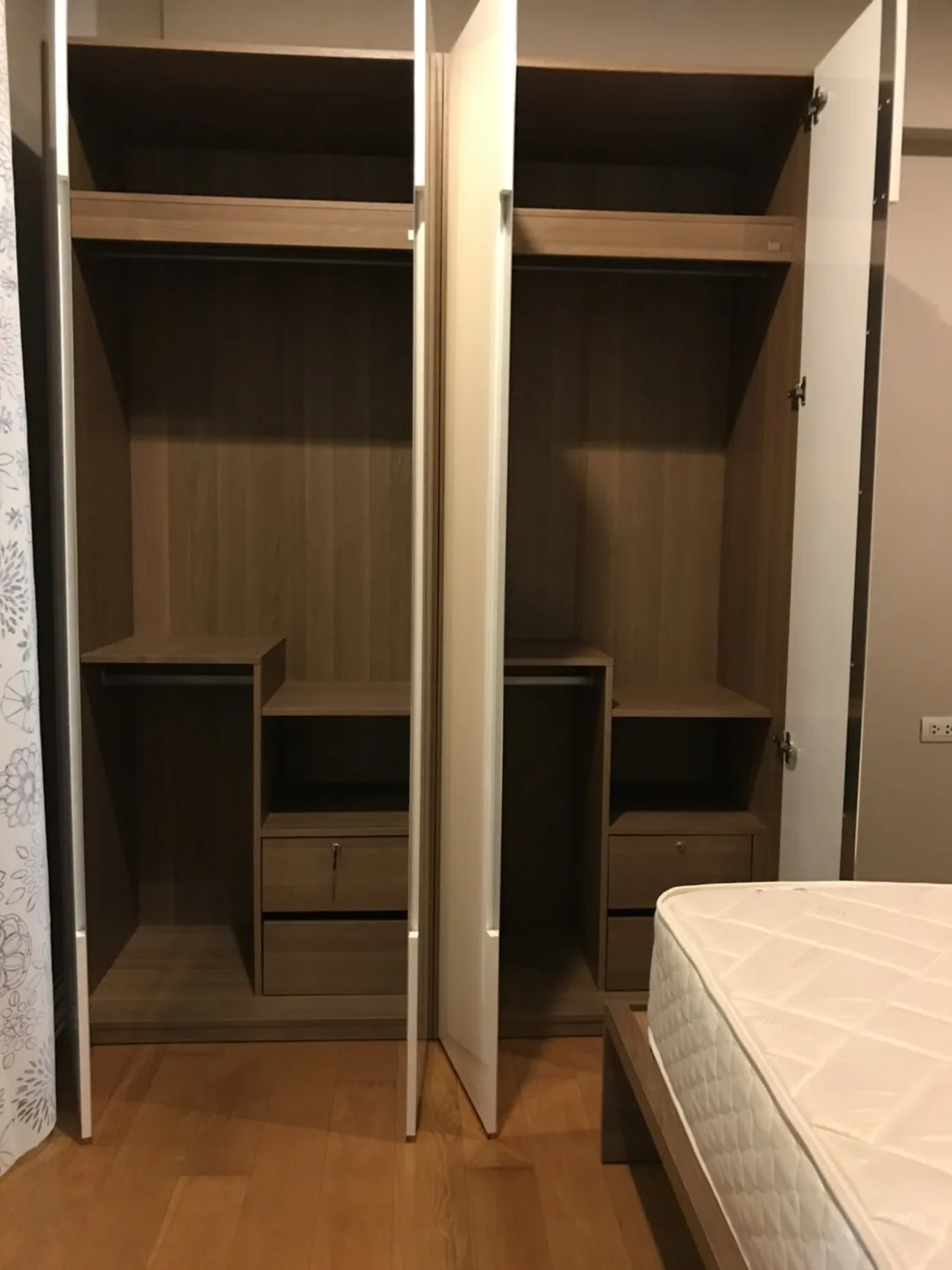 Property photos for Hive Taksin