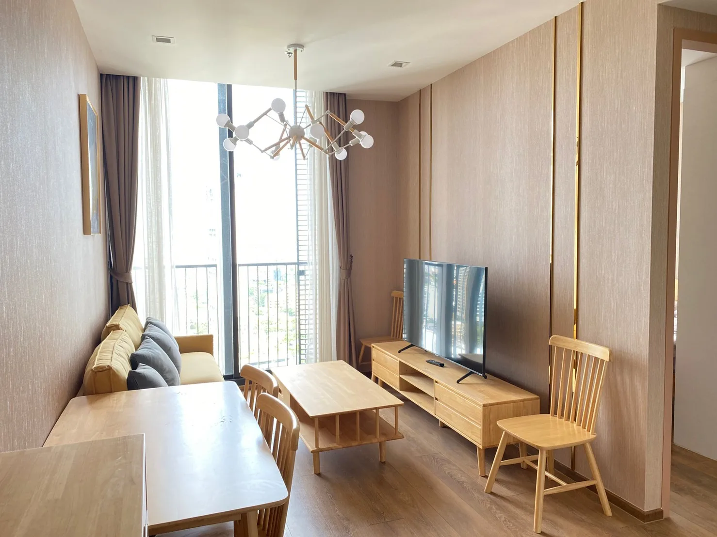 Property photos for Noble BE 33