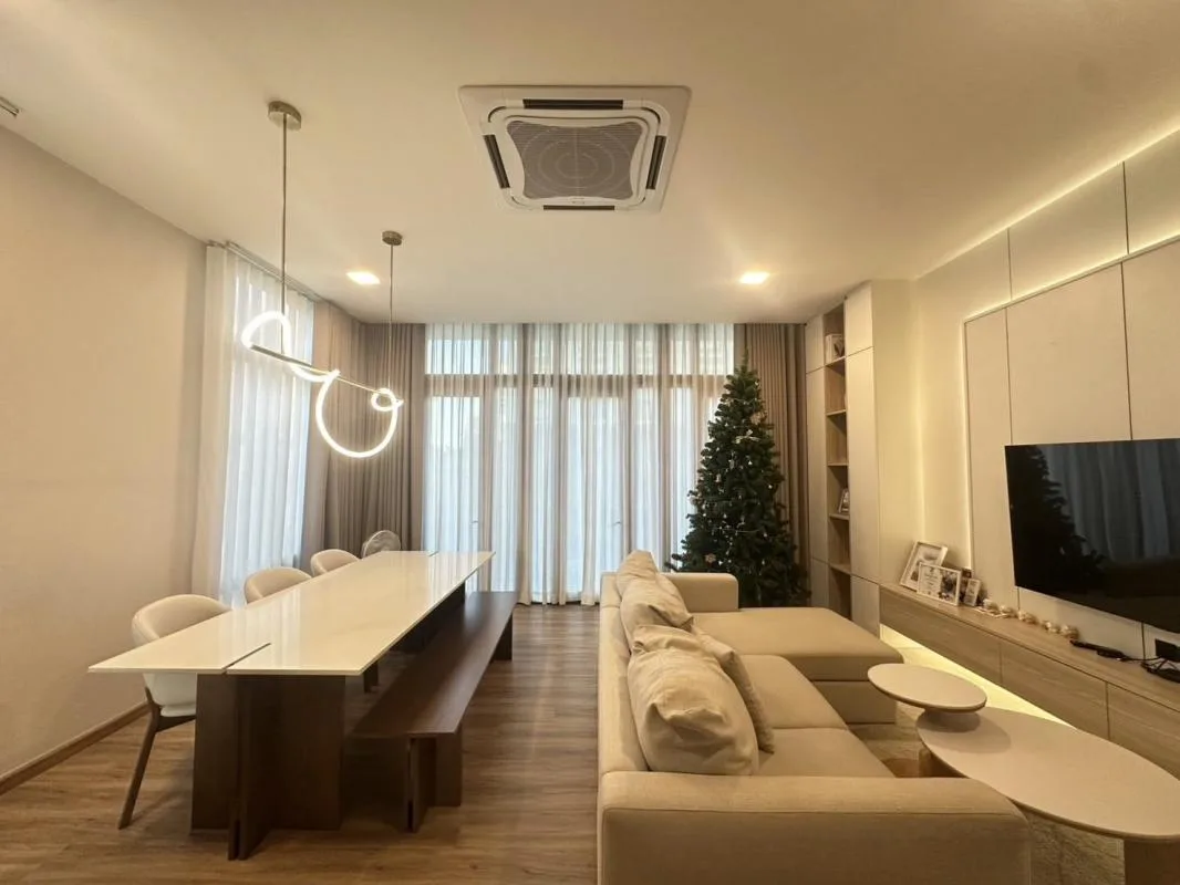 Property photos for Patio Phaholyothin