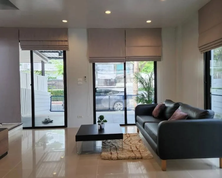 Property photos for Areeya Mandarina Sukhumvit 77