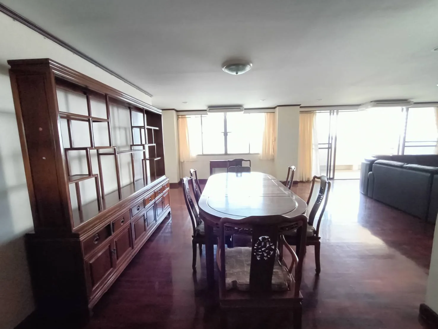 Property photos for Tongtip Mansion
