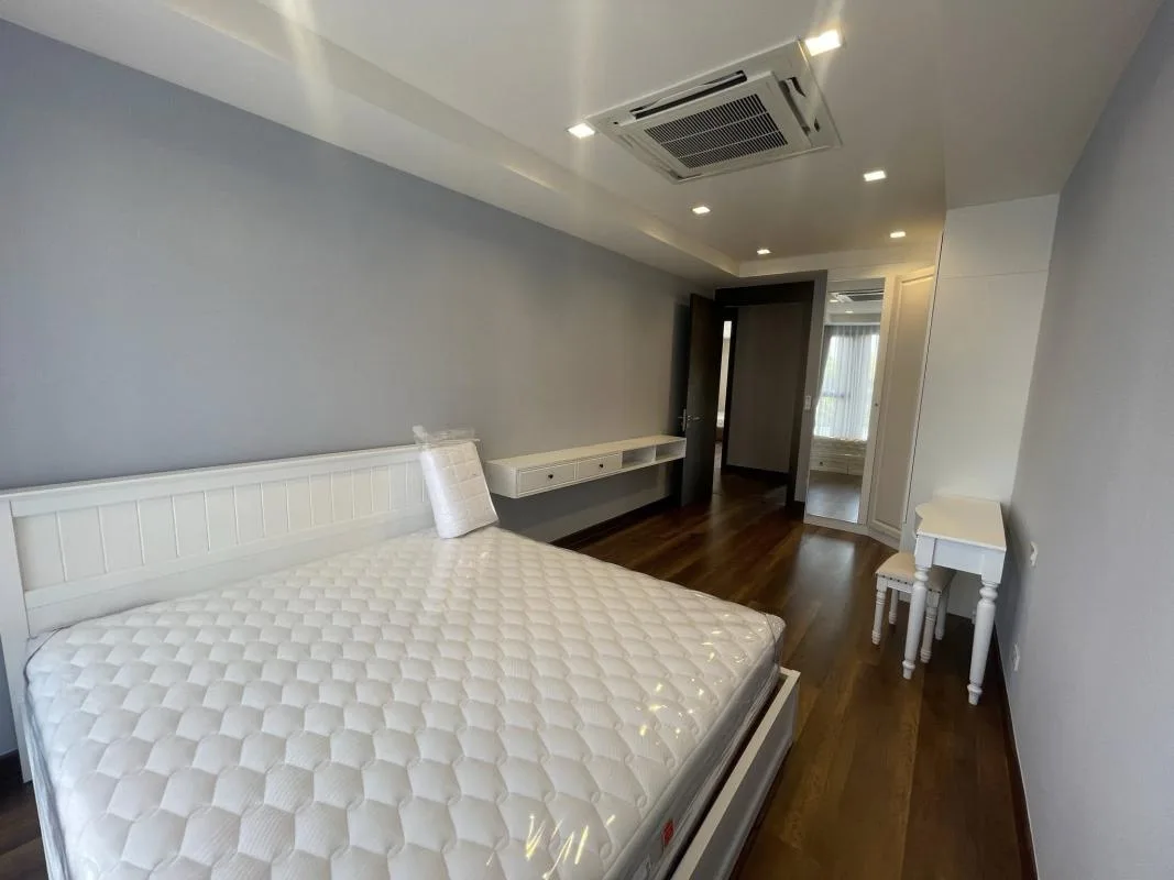 Property photos for The Park Lane Sukhumvit-bearing