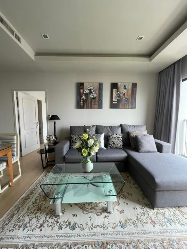 Property photos for Noble Refine