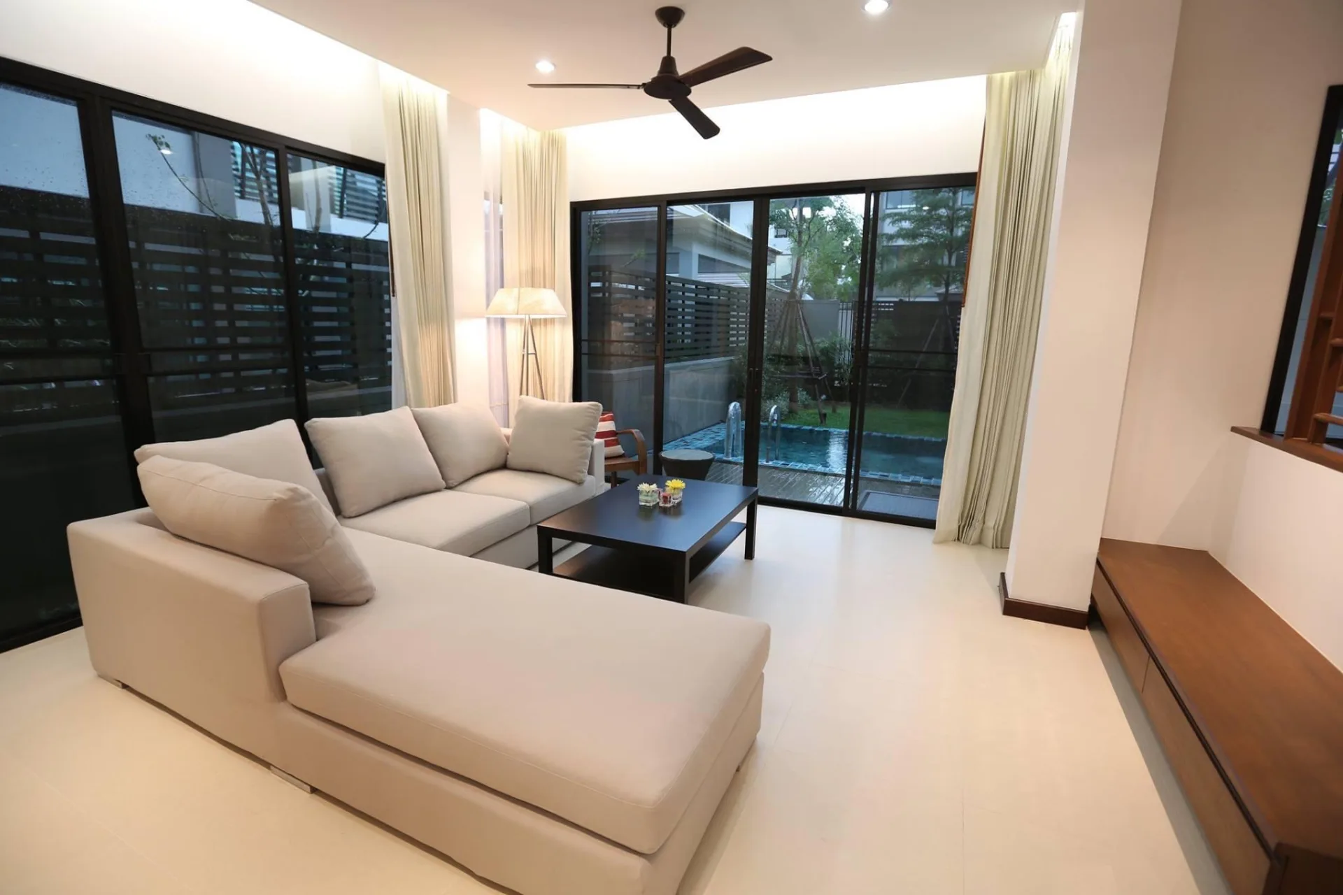 Property photos for Willow 49