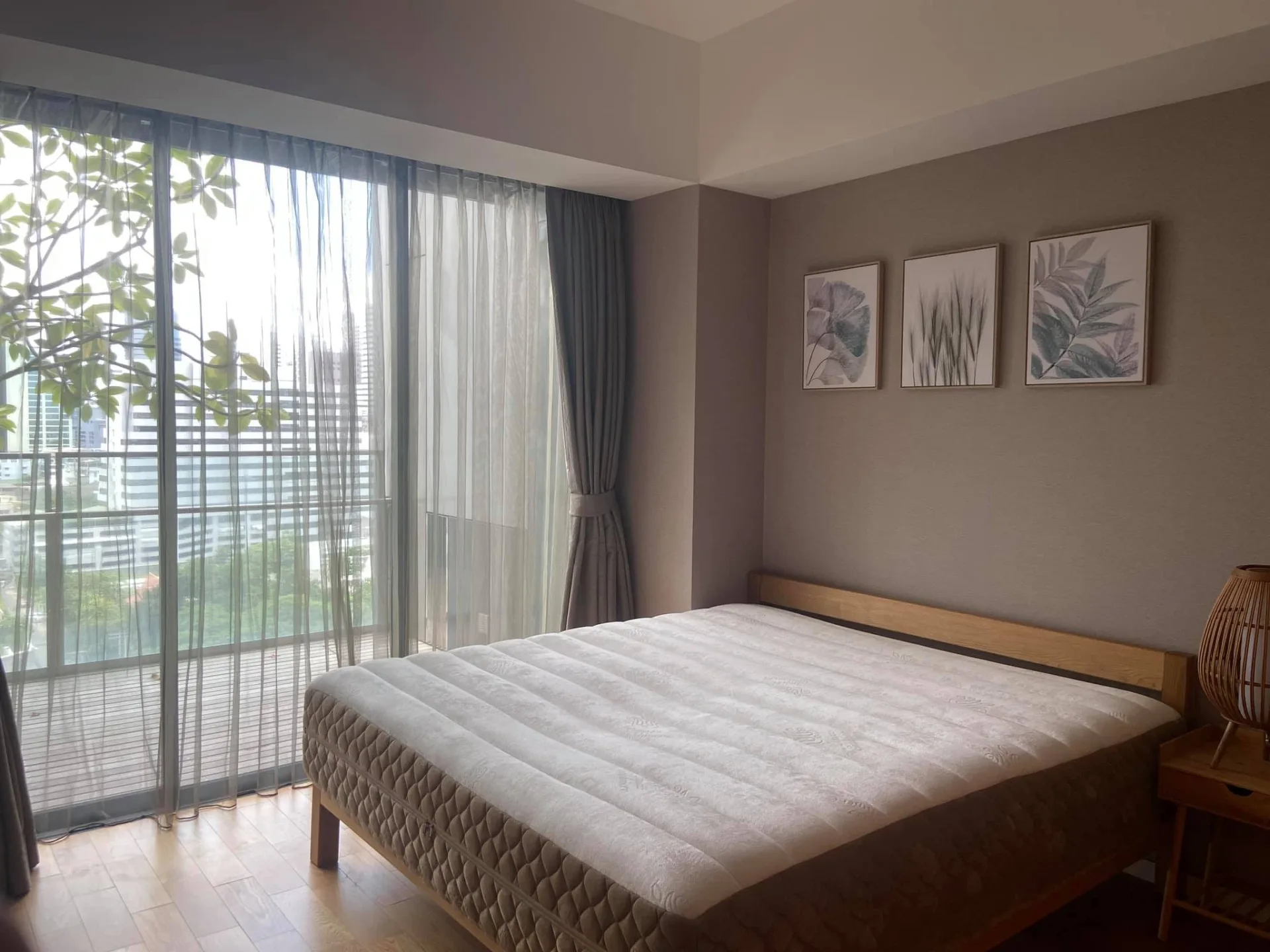 Property photos for The Met