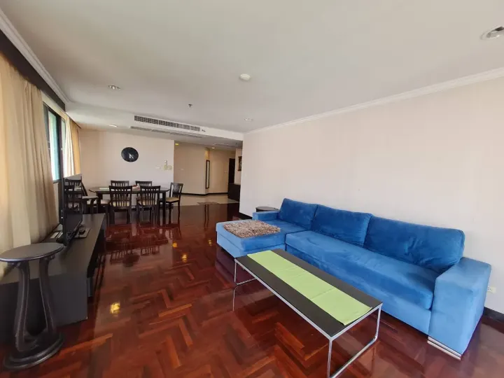 Property photos for Lake Green