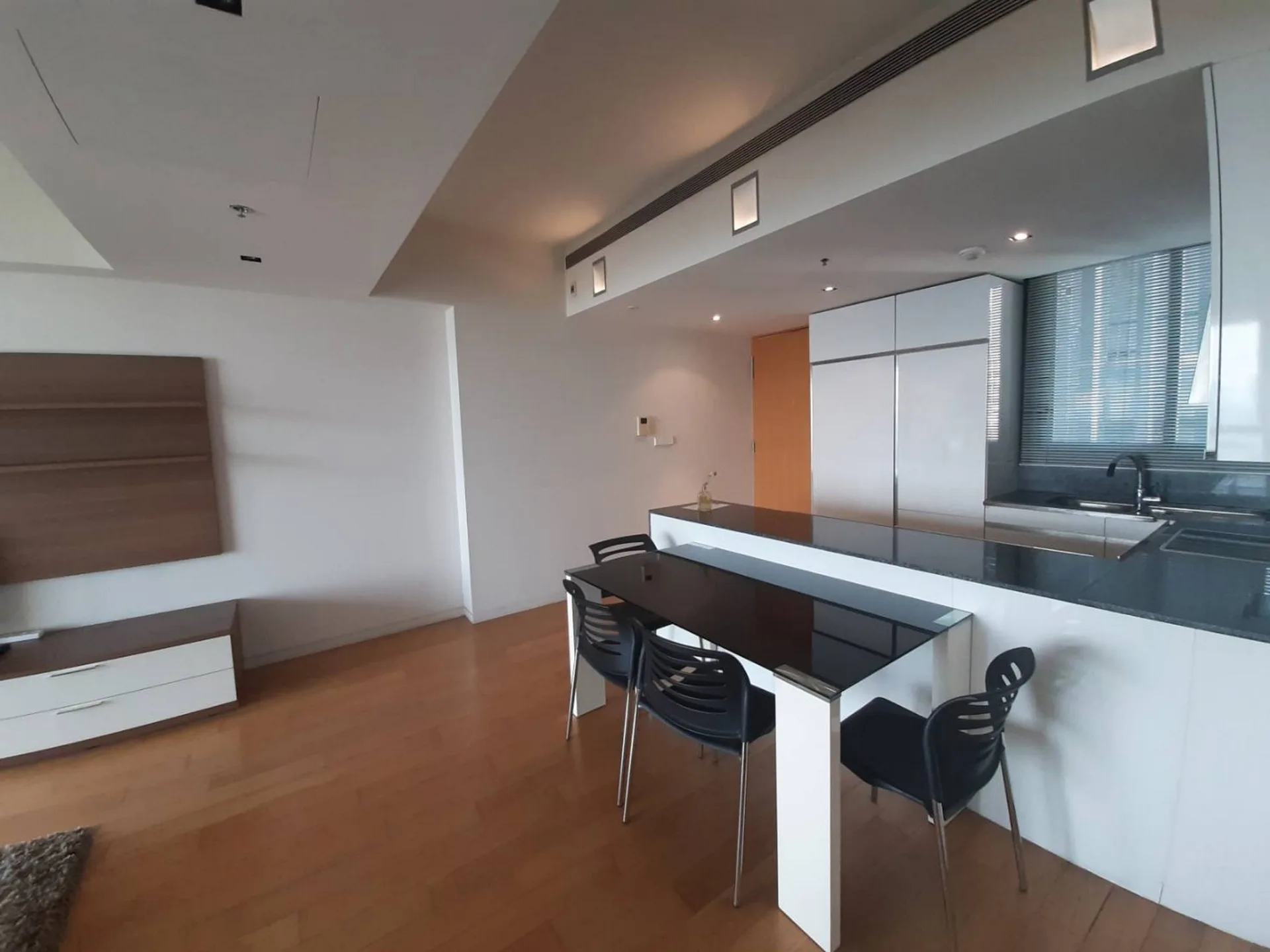 Property photos for The Met