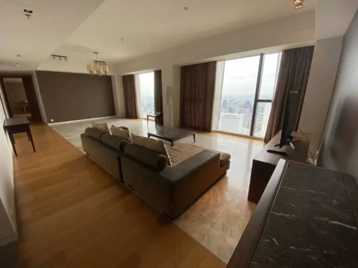 Property photos for The Met