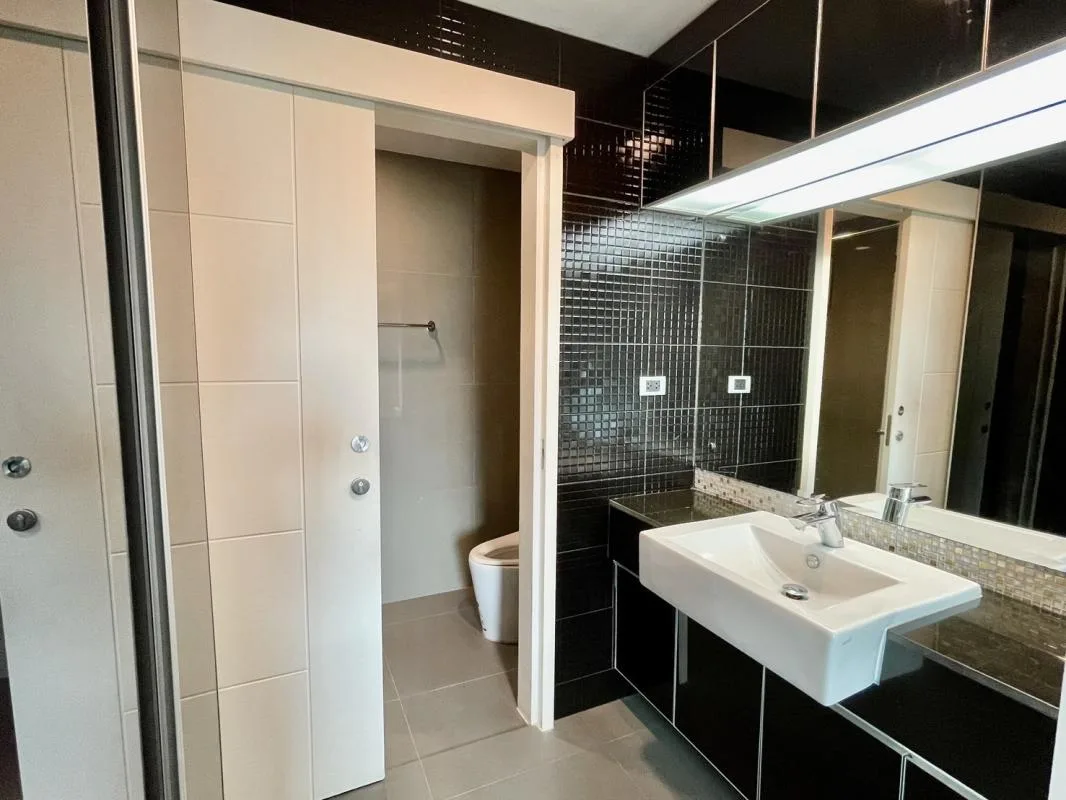 Property photos for The Crest Sukhumvit 34