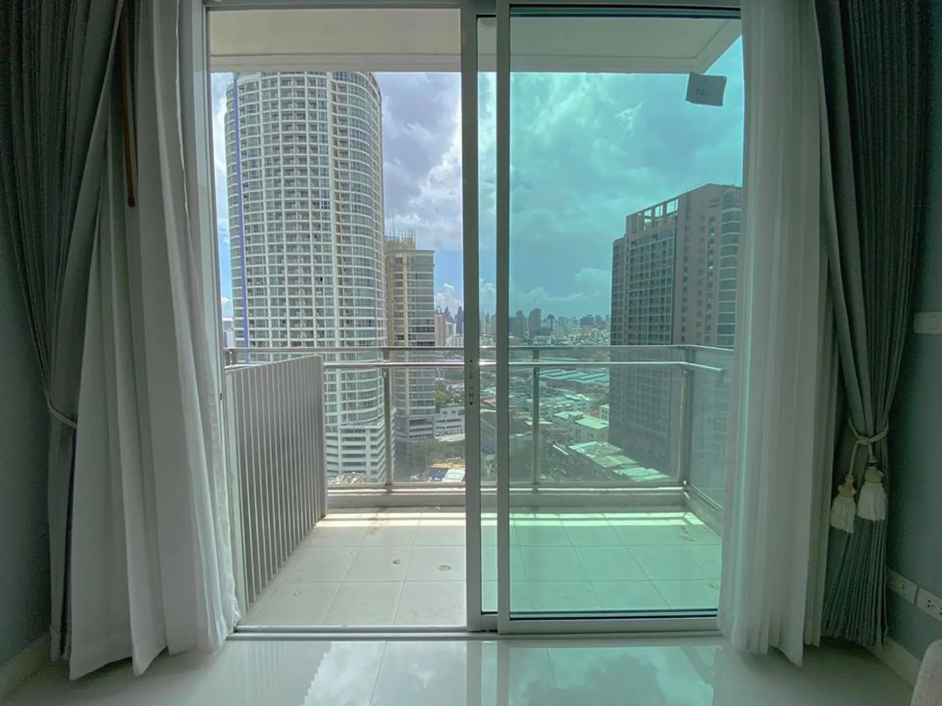 Property photos for The Bloom Sukhumvit 71