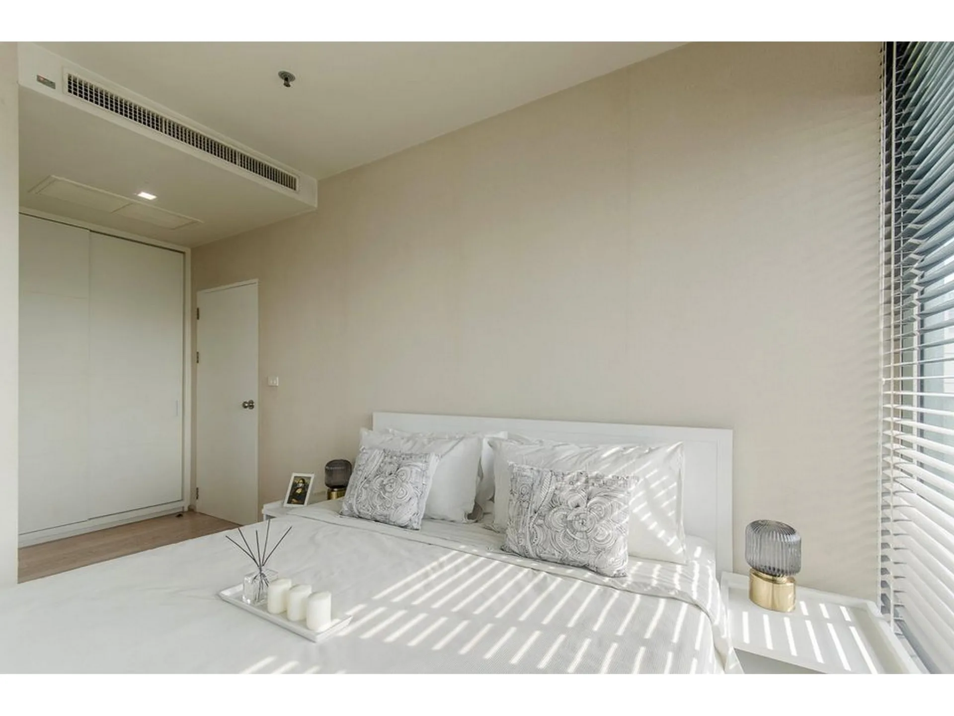 Property photos for Noble Solo
