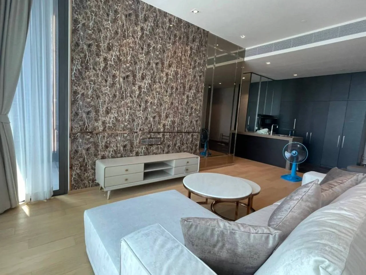 Property photos for 28 Chidlom