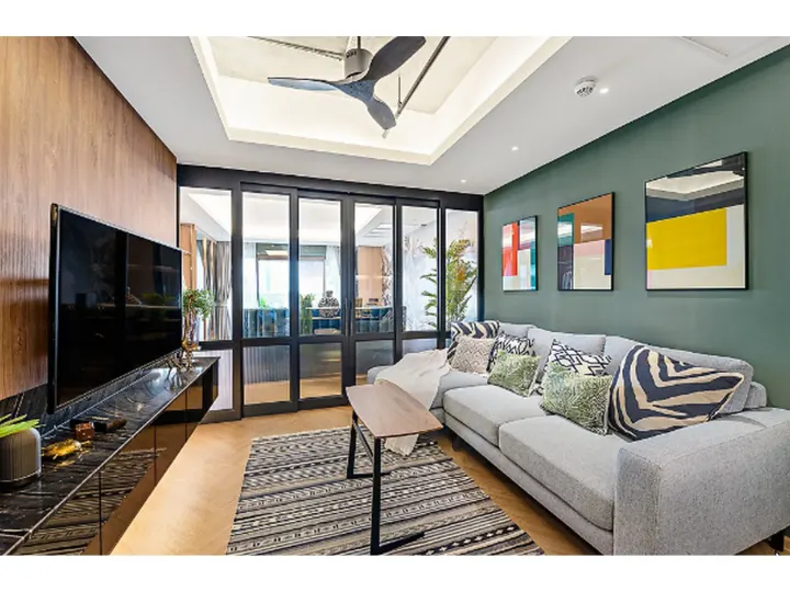 Property photos for State Tower