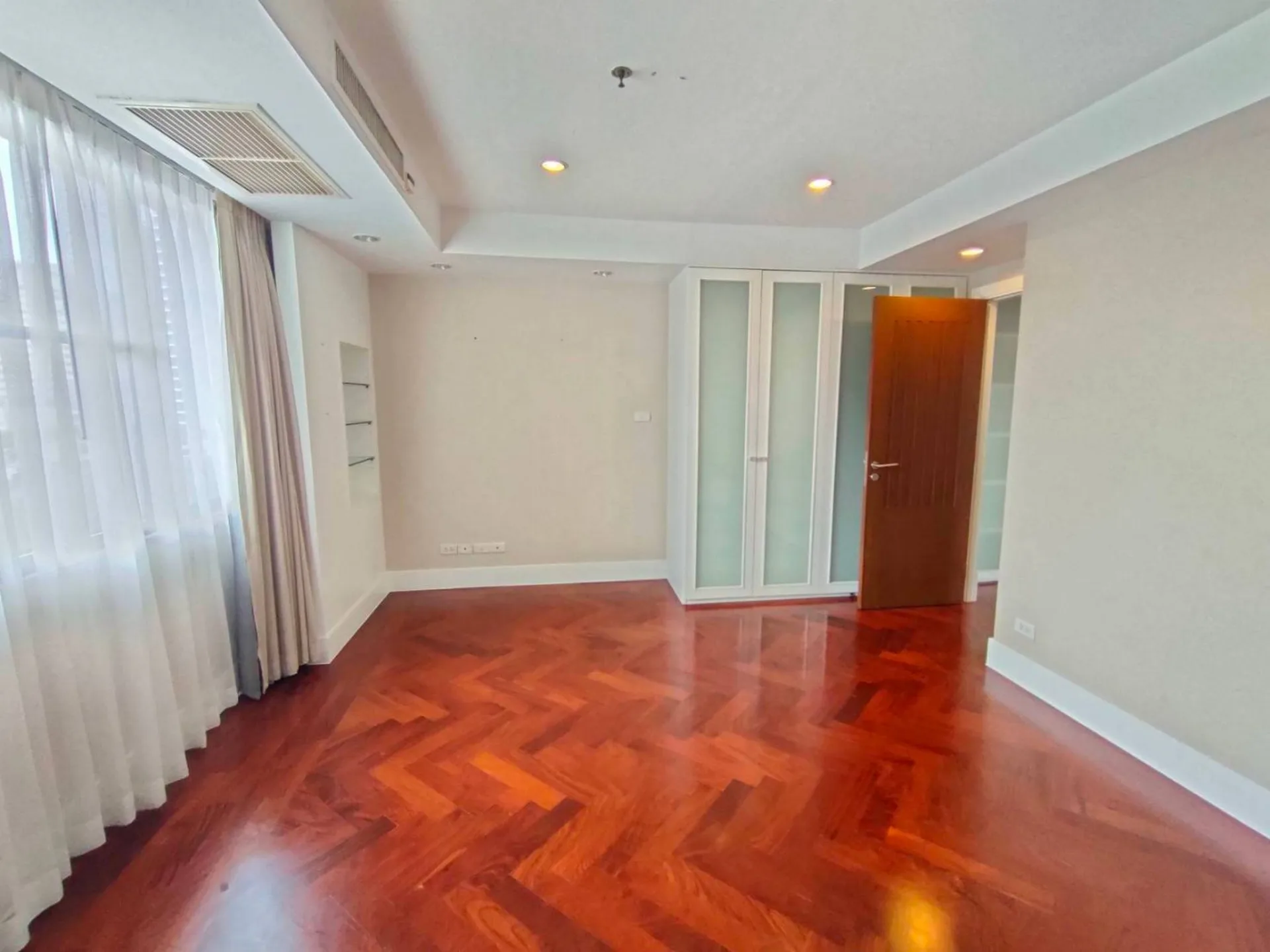 Property photos for Phirom Garden Residence