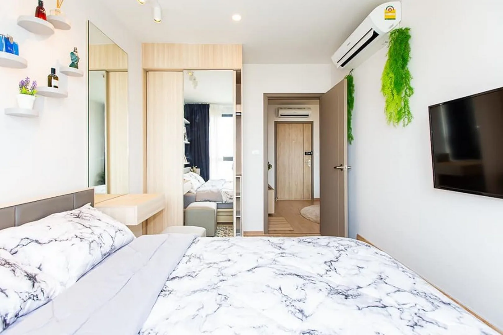 Property photos for IDEO O2
