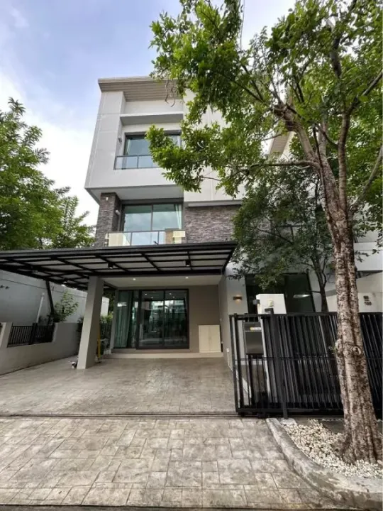 Property photos for Baan Klang Muang Classe Ekkamai-ramintra