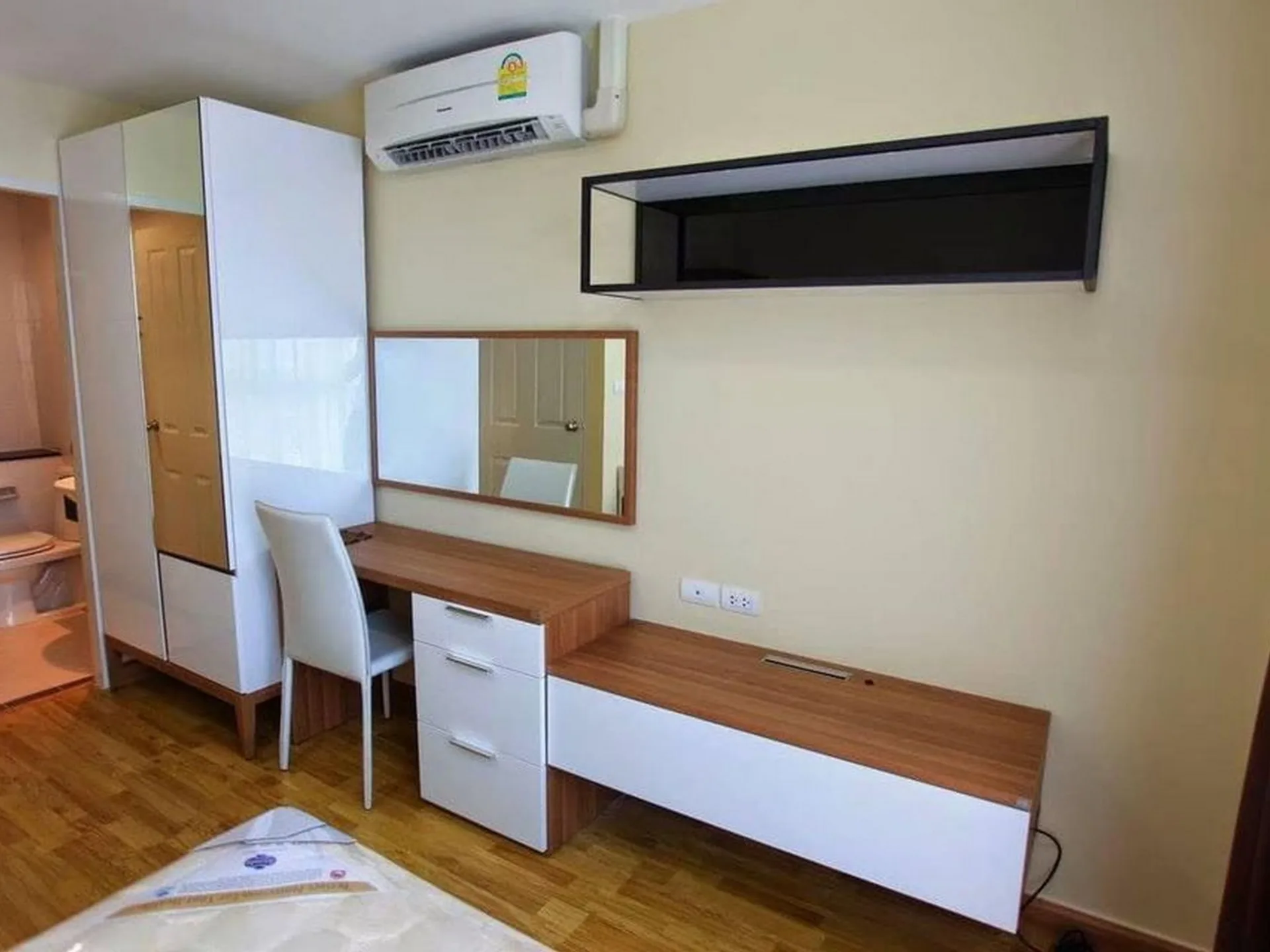 Property photos for The Link Vano Sukhumvit 64