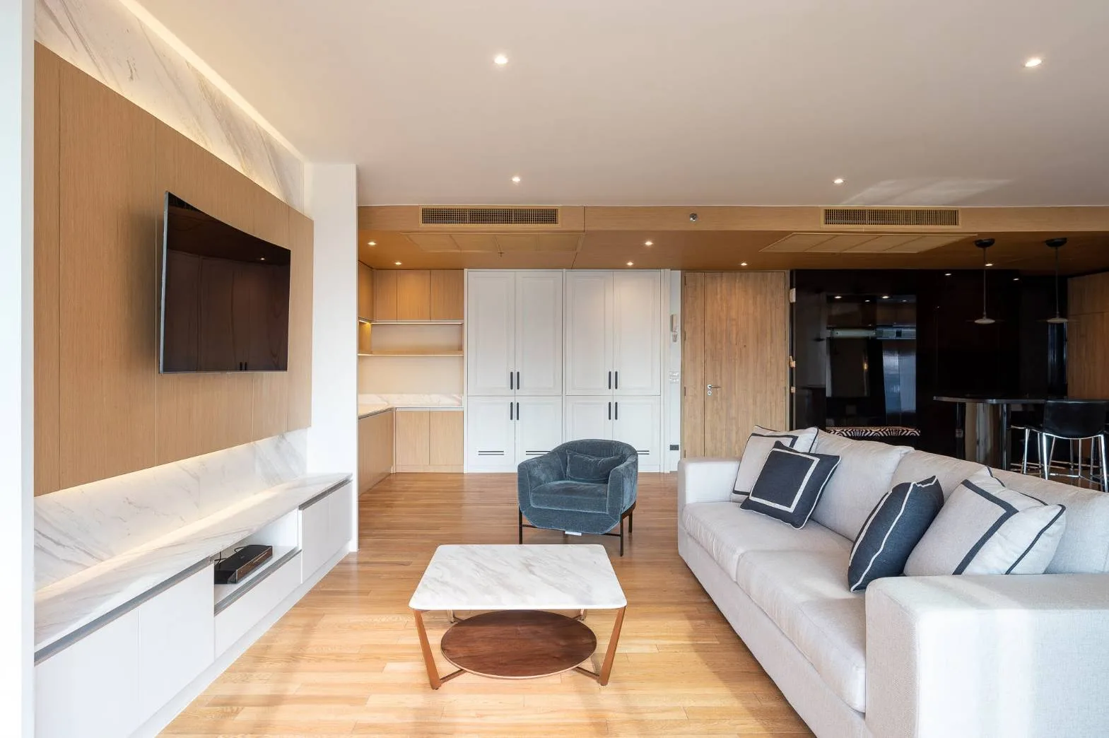Property photos for The Legend Saladaeng