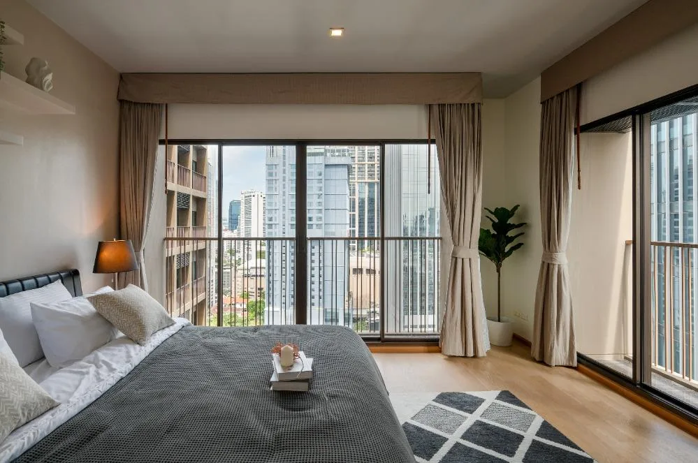 Property photos for Noble Refine