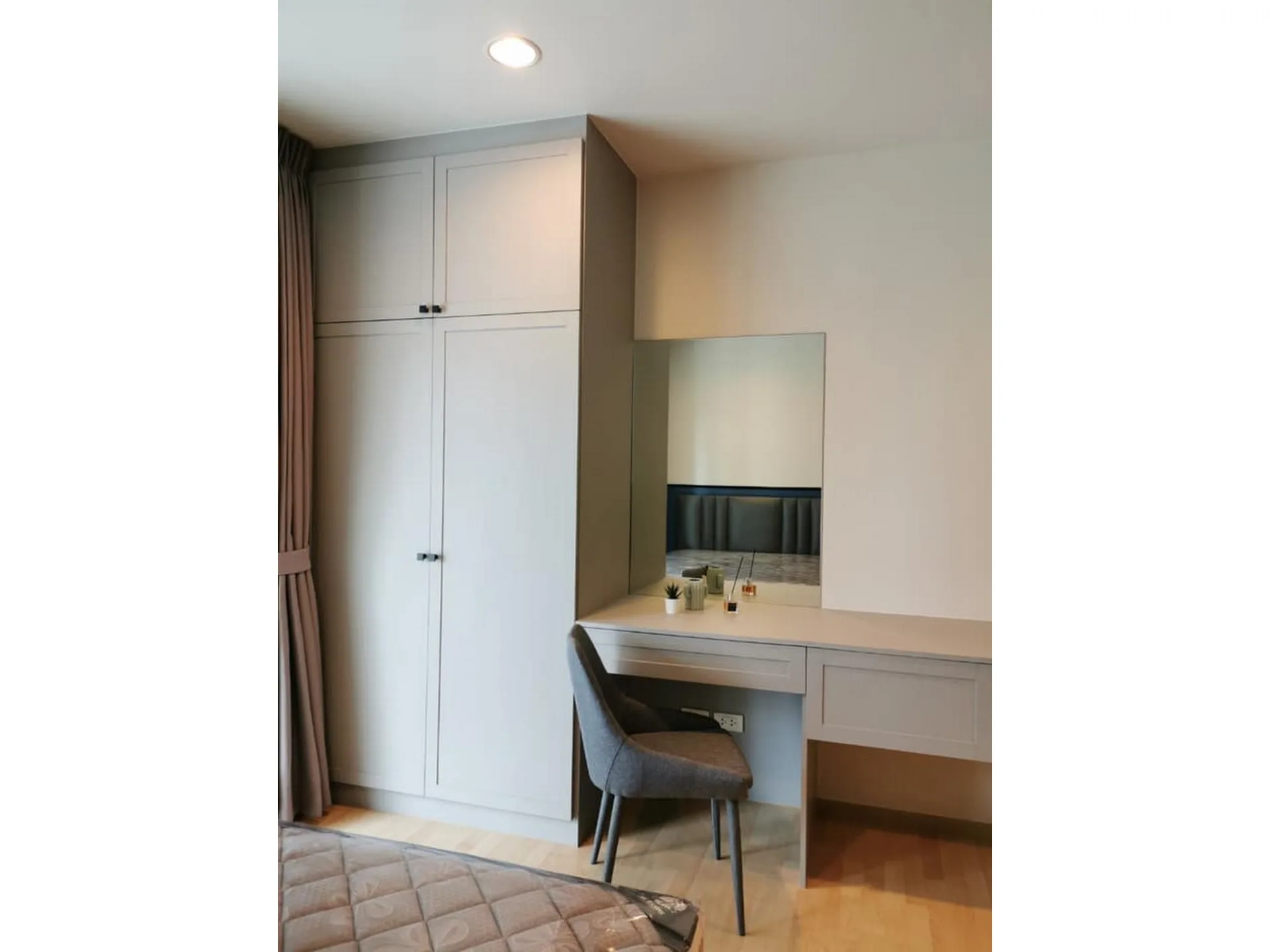 Property photos for Noble Lite