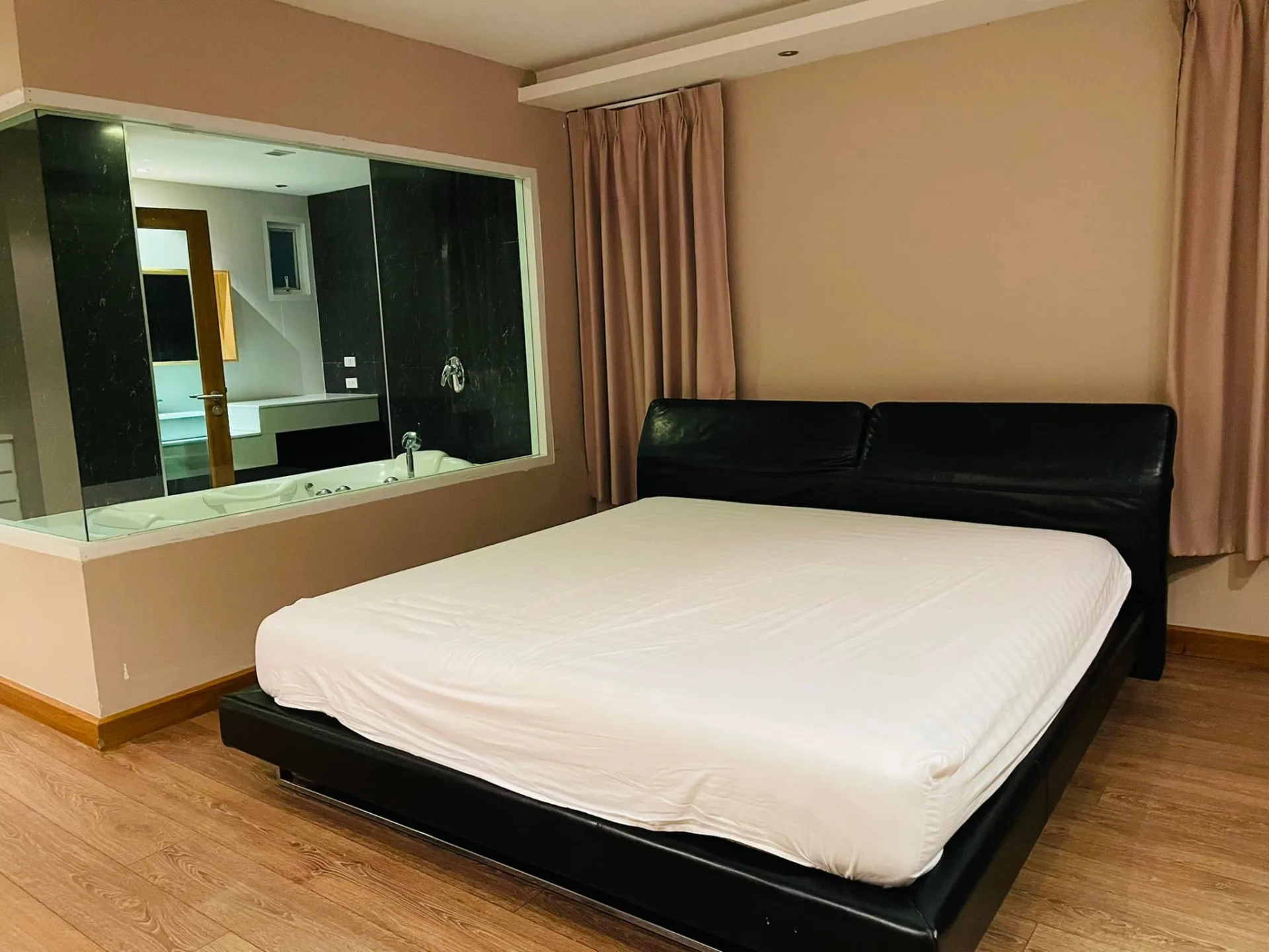 Property photos for Sompob House