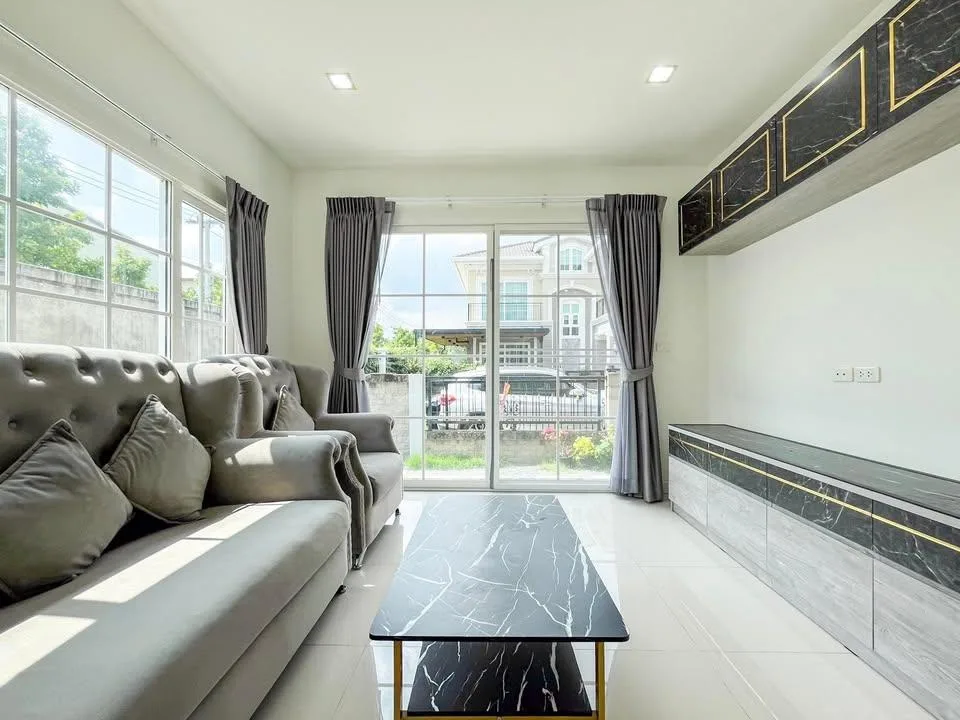 Property photos for Golden Neo Sathorn