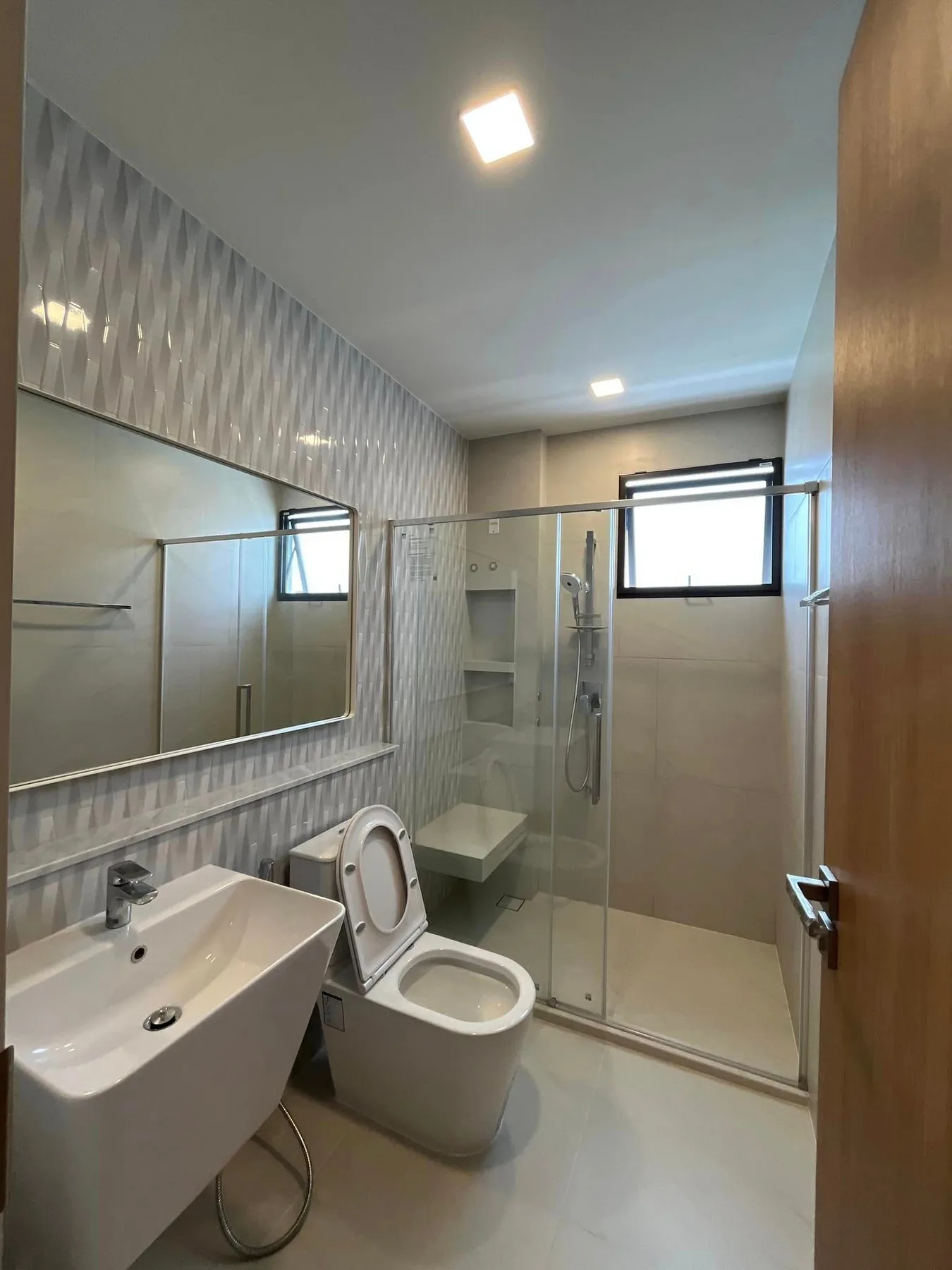 Property photos for Mantana Motorway-New Krungthepkreetha