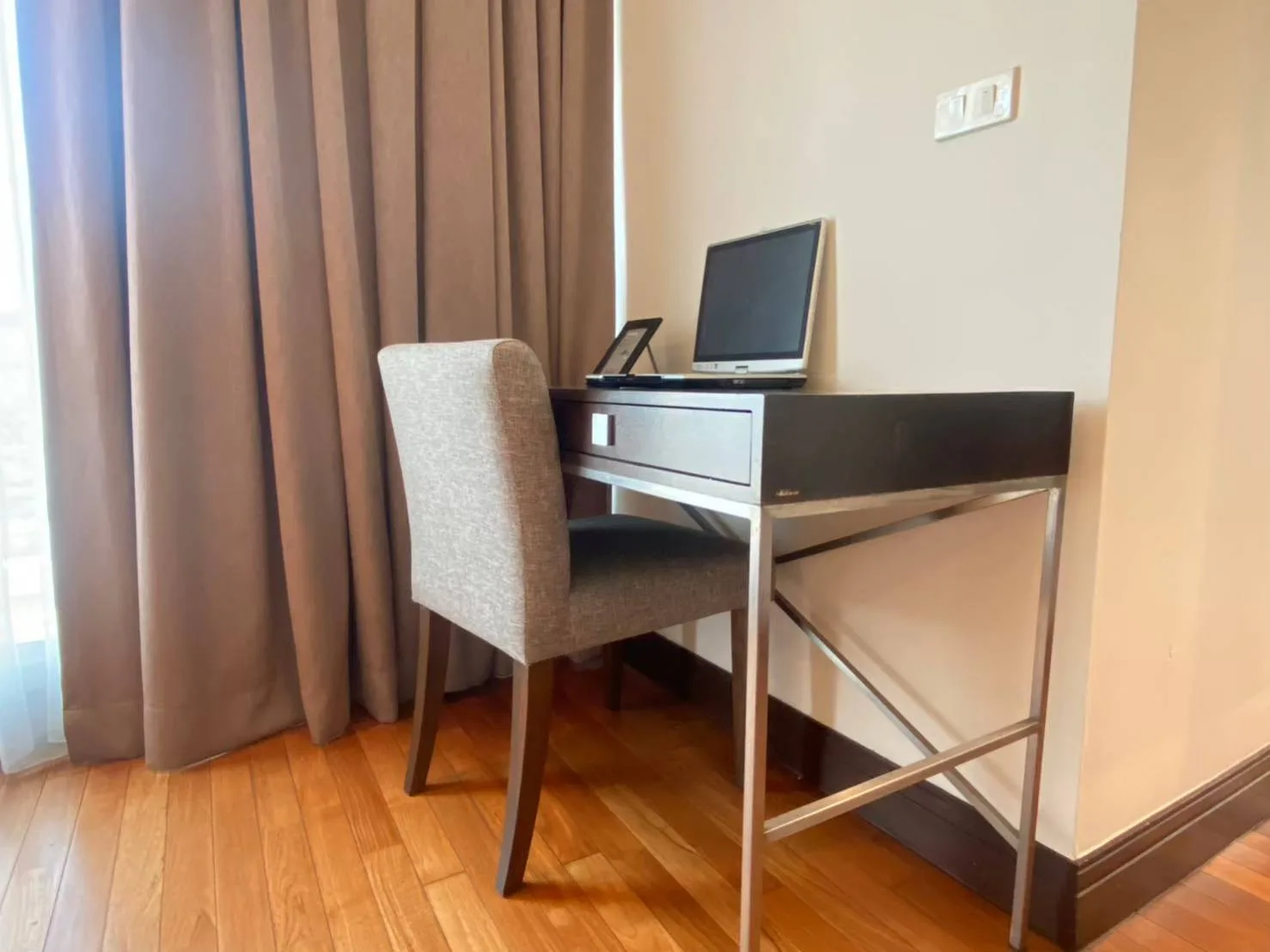 Property photos for Royal Residence Park