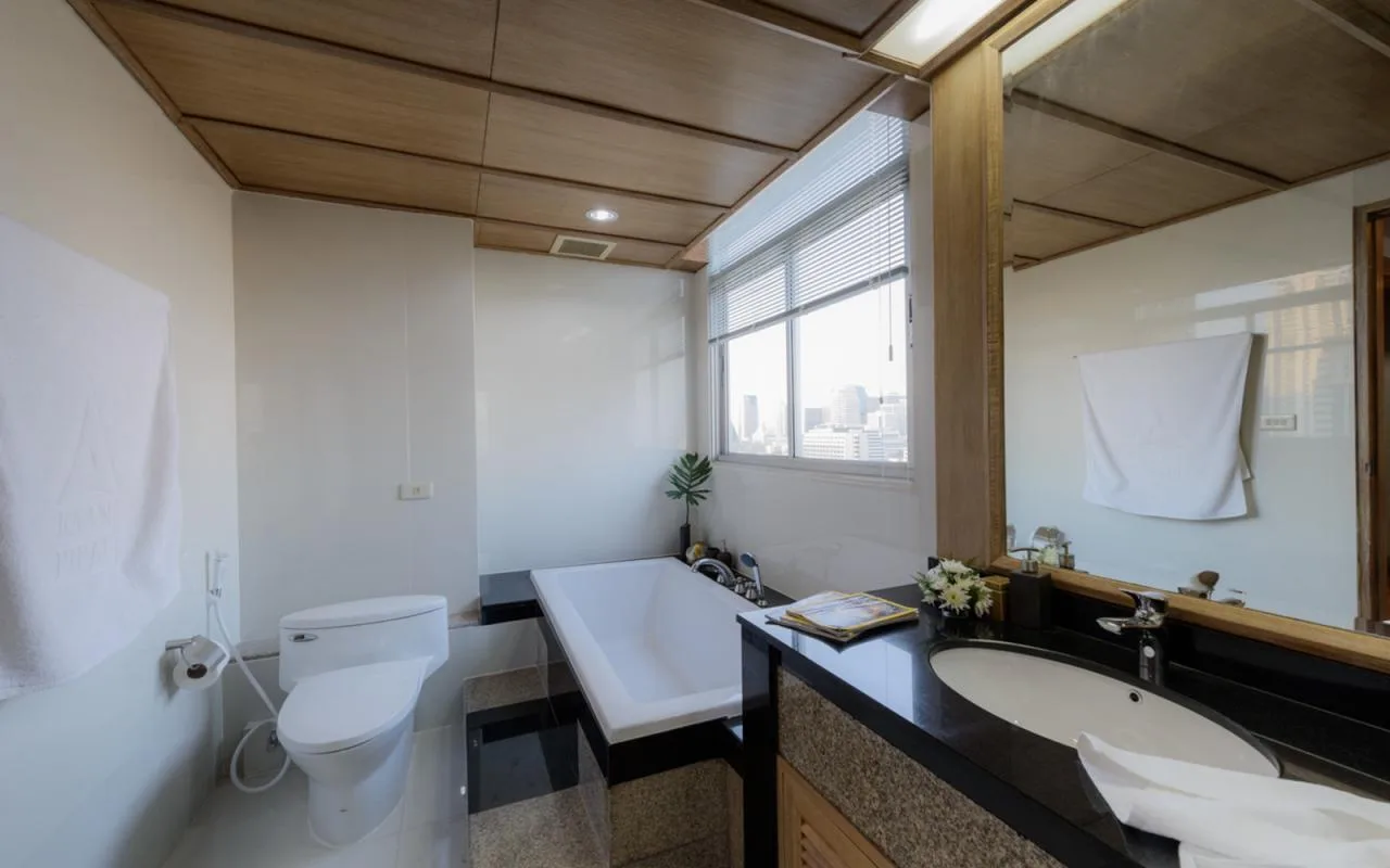 Property photos for Suan Phinit Place