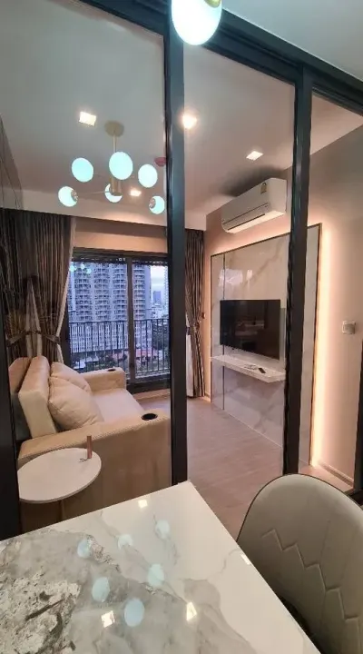 Property photos for Life Asoke Hype